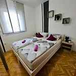 2423 * فودنيان