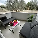 2423 * فودنيان